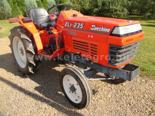 Nagyobb képek megjelenítéséhez kattintson ide
824-1309-7602 Kubota L1-235 japán kistraktor (1)