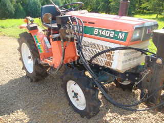 Nagyobb képek megjelenítéséhez kattintson ide
5952-1174-3412 Kubota B1402DT japán kistraktor (1)