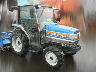 Nagyobb képek megjelenítéséhez kattintson ide
3588-3087-7631 Iseki TG253 Cabin japán kistraktor (1)