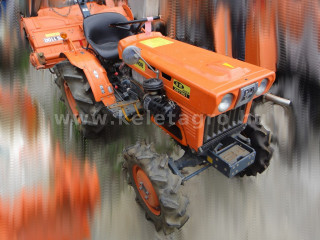 Nagyobb képek megjelenítéséhez kattintson ide
3426-1010-957 Kubota B7001 japán kistraktor (1)