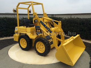 Nagyobb képek megjelenítéséhez kattintson ide
697-70-6287 Komatsu SK05-1E Skid Steer Loader (1)