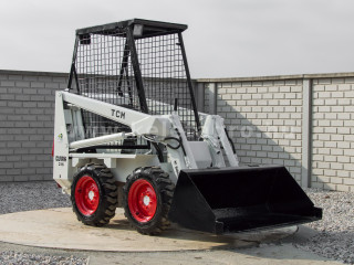 Nagyobb képek megjelenítéséhez kattintson ide
2787-1296-591 TCM Bobcat 315 Skid Steer Loader (1)
