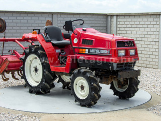 Nagyobb képek megjelenítéséhez kattintson ide
8349-1223-2679 Mitsubishi MT16D 00001-54456 japán kistraktor (1)