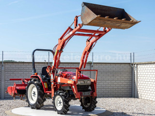 Nagyobb képek megjelenítéséhez kattintson ide
870-2322-6780 Yanmar F-230 japán kistraktor homlokrakodóval (1)