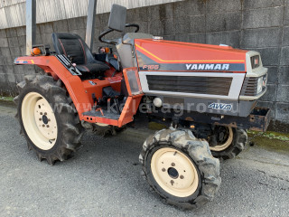 Nagyobb képek megjelenítéséhez kattintson ide
1208-1974.635-331 Yanmar F165D homlokrakodóval japán kistraktor (1)