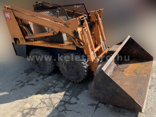 Nagyobb képek megjelenítéséhez kattintson ide
326-1083-596 Toyota 2SDKL4 Skid Steer Loader / csúszókormányzású rakodó (1)