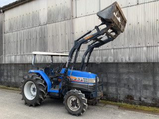 Nagyobb képek megjelenítéséhez kattintson ide
943-2853-1593 Iseki TG33 japán kistraktor homlokrakodóval (1)