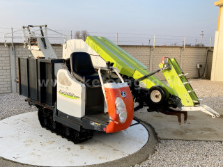 Nagyobb képek megjelenítéséhez kattintson ide
4053-2170-8962 Kubota CH-152F Carrot Harvester sárgarépa kombájn (1)