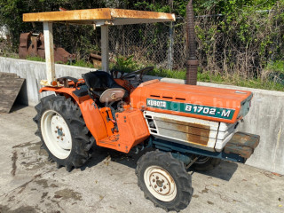 Kubota B1702DT japán kistraktor (1)