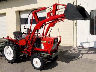 Nagyobb képek megjelenítéséhez kattintson ide
9135-2099-7903 Yanmar YM1502D japán kistraktor homlokrakodóval (1)