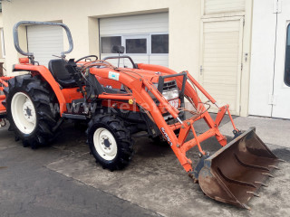 Nagyobb képek megjelenítéséhez kattintson ide
5186-3545-9462 Kubota GL32 japán kistraktor homlokrakodóval (1)