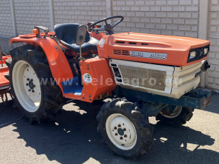 Nagyobb képek megjelenítéséhez kattintson ide
3561-1595-6396 Kubota B1600DT japán kistraktor (1)