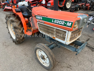 Nagyobb képek megjelenítéséhez kattintson ide
1668-1190-9814 Kubota L2202 japán kistraktor (1)