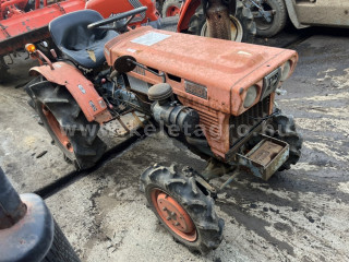Nagyobb képek megjelenítéséhez kattintson ide
7058-850-4910 Kubota B7001 japán kistraktor (1)