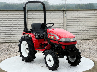 Nagyobb képek megjelenítéséhez kattintson ide
9792-1570-1489 Mitsubishi MT156 japán kistraktor (1)