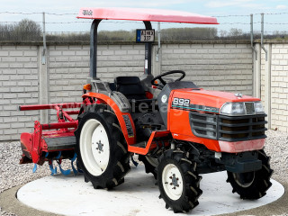 Nagyobb képek megjelenítéséhez kattintson ide
6372-2595-5518 Kubota B92 japán kistraktor (1)