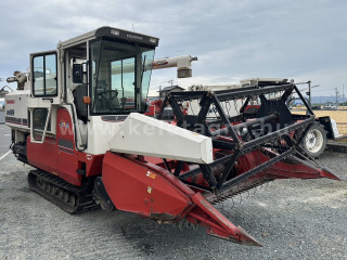 Nagyobb képek megjelenítéséhez kattintson ide
284-3685-9376 Yanmar GC800 A/C Cabin kombájn (1)