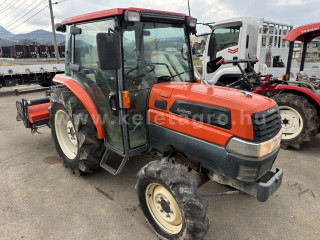 Nagyobb képek megjelenítéséhez kattintson ide
4893-3850-6091 Kubota KL33 Cabin japán kistraktor (1)