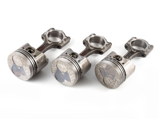 Kubota D722 dugattyú + hajtókar, 3db-os készlet, használt (1)